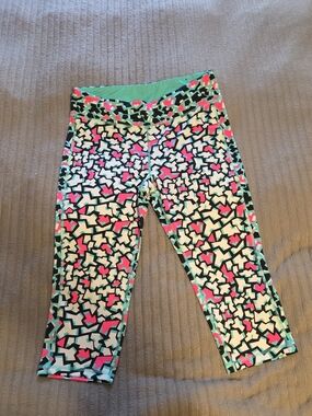 Mint and Pink Geometric Capri Leggings